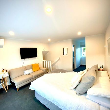 2 Mile Bay Guesthouse Taupo Exterior photo